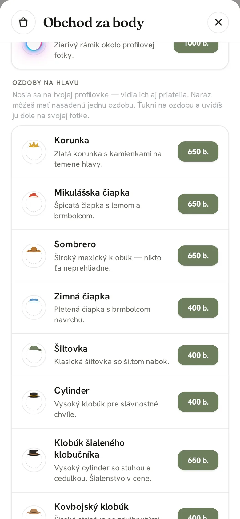 Obchod za body s ozdobami na hlavu: korunka, sombrero, cylinder